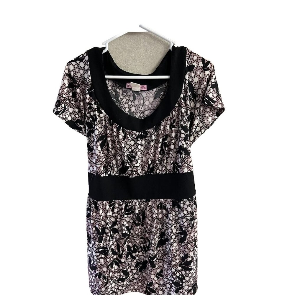 Volume One womans top Plus Sz 1X short sleeve geometric print ties back Career